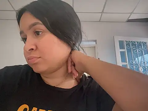 Pretty Isadora online show from February 17, 2025, 10:25 pm