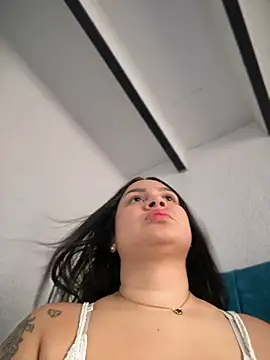 Pretty Isadora online show from March 7, 2025, 9:38 pm