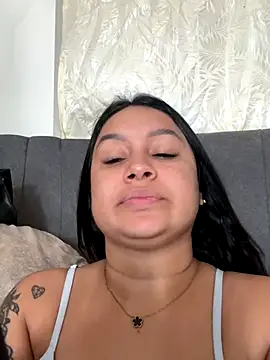 Pretty Isadora online show from November 10, 2025, 9:03 pm