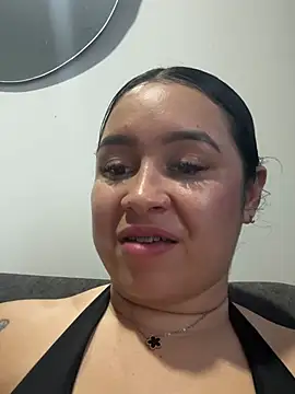 Snapshot of Pretty_Isadora chatting on May 4, 2026, 10:50 pm Pretty Isadora online show from May 4, 2026, 10:50 pm