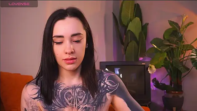 Snapshot of EvaCanton chatting on May 13, 2026, 12:52 am EvaCanton online show from May 13, 2026, 12:52 am