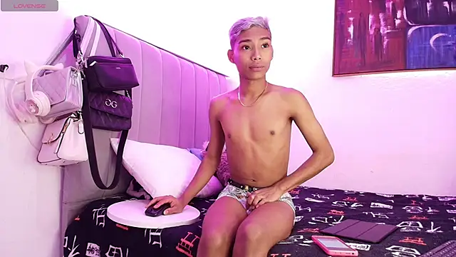 alejo cute online show from December 28, 2024, 2:53 pm