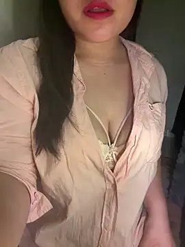 Snapshot of --Lyly-- chatting on March 25, 2026, 4:02 pm --Lyly-- online show from March 25, 2026, 4:02 pm