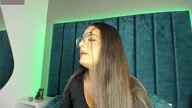 IsabellaGrey19 online show from November 30, 2025, 7:29 pm