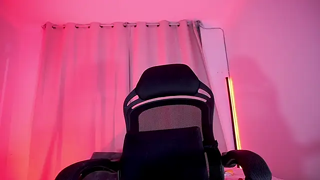 petitevictoria online show from July 30, 2026, 5:39 am
