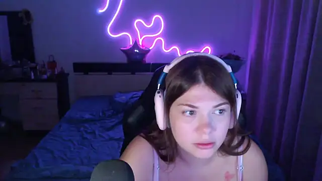 helengilmor online show from September 16, 2025, 3:46 pm