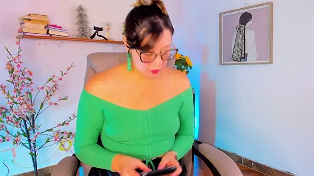 Chanelll Taylorr  online show from June 14, 2026, 4:53 pm