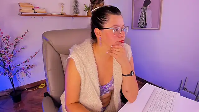 Snapshot of Chanelll_Taylorr_ chatting on July 13, 2026, 9:12 am Chanelll Taylorr online show from July 13, 2026, 9:12 am