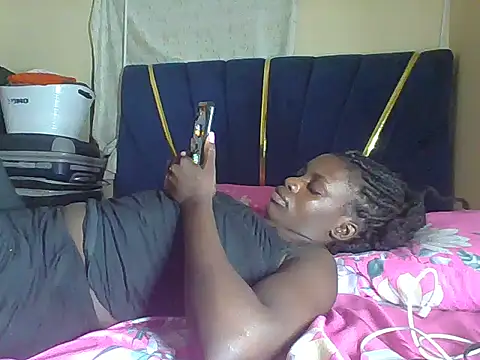 Snapshot of awino001 chatting on November 20, 2025, 2:12 am awino001 online show from November 20, 2025, 2:12 am