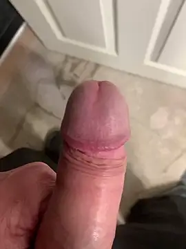 Snapshot of cmp24 chatting on October 15, 2025, 2:28 pm cmp24 online show from October 15, 2025, 2:28 pm