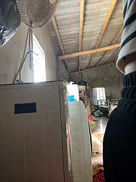 Snapshot of Milk_Mom99 chatting on December 4, 2024, 3:48 am Milk Mom99 online show from December 4, 2024, 3:48 am