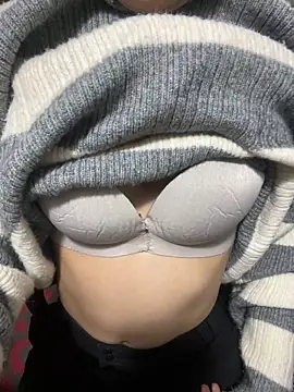 Snapshot of Milk_Mom99 chatting on February 24, 2025, 9:21 am Milk Mom99 online show from February 24, 2025, 9:21 am