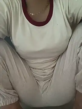 Snapshot of Milk_Mom99 chatting on November 15, 2025, 6:33 am Milk Mom99 online show from November 15, 2025, 6:33 am