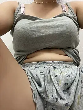 Milk Mom99 online show from July 19, 2026, 1:37 pm
