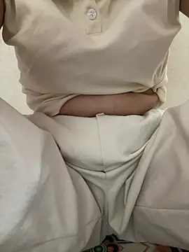 Milk Mom99 online show from July 25, 2026, 7:39 am