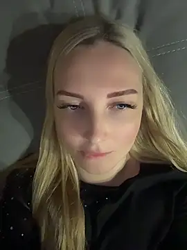 Snapshot of Aleksandrakis chatting on June 6, 2026, 4:44 pm Aleksandrakis online show from June 6, 2026, 4:44 pm