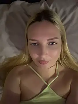Snapshot of Aleksandrakis chatting on July 28, 2026, 9:36 pm Aleksandrakis online show from July 28, 2026, 9:36 pm