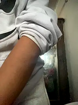 luna asss online show from November 26, 2025, 9:05 pm