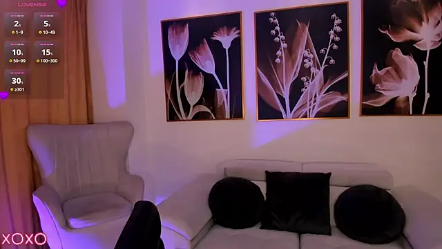 SamanthaKlein  online show from March 11, 2026, 3:23 am