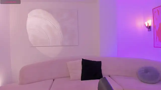 SamanthaKlein  online show from March 12, 2026, 3:23 am