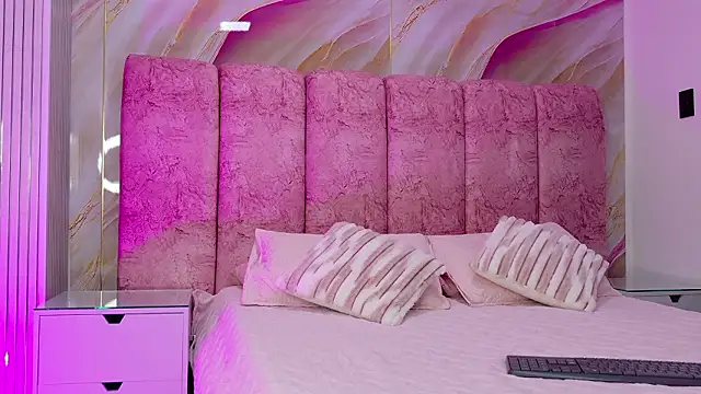 kendal rossi online show from March 12, 2026, 12:00 pm