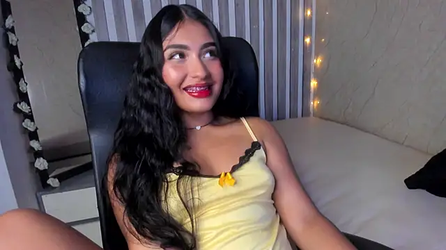 Snapshot of sabrinahimss chatting on March 19, 2025, 12:48 am sabrinahimss online show from March 19, 2025, 12:48 am