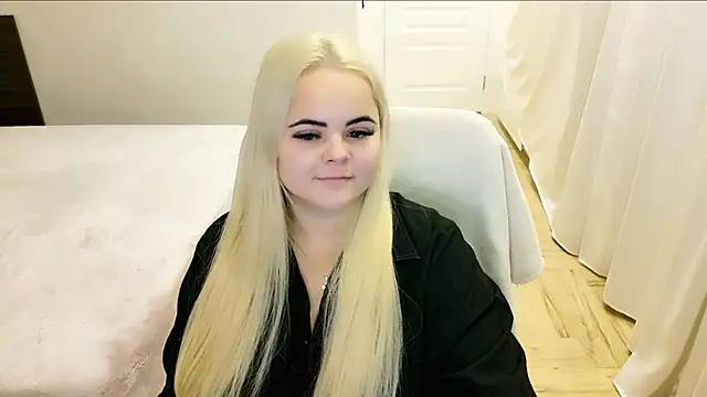 Snapshot of lovely-eyes chatting on December 12, 2024, 1:32 am lovely-eyes online show from December 12, 2024, 1:32 am