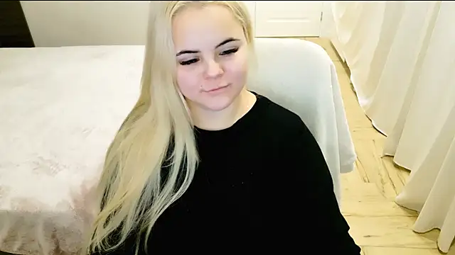 Snapshot of lovely-eyes chatting on December 19, 2024, 11:14 pm lovely-eyes online show from December 19, 2024, 11:14 pm