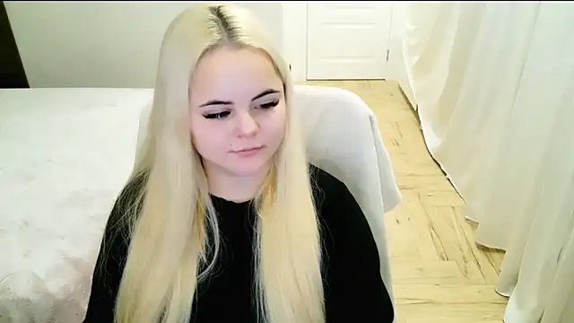 Snapshot of lovely-eyes chatting on December 30, 2024, 3:47 am lovely-eyes online show from December 30, 2024, 3:47 am