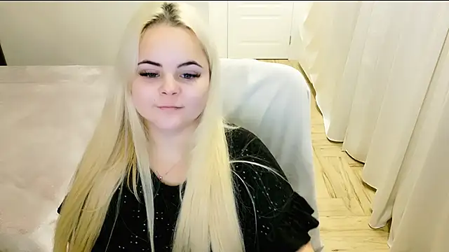 Snapshot of lovely-eyes chatting on January 11, 2025, 3:23 am lovely-eyes online show from January 11, 2025, 3:23 am