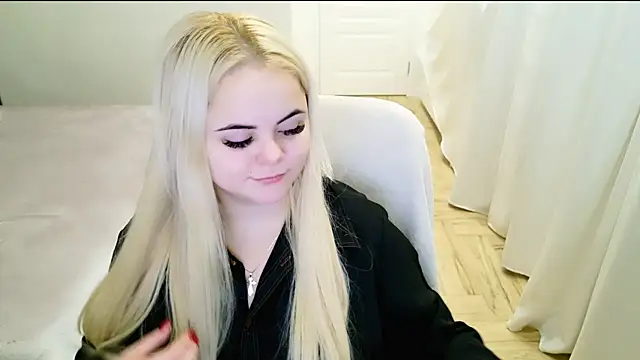 Snapshot of lovely-eyes chatting on January 22, 2025, 10:26 pm lovely-eyes online show from January 22, 2025, 10:26 pm