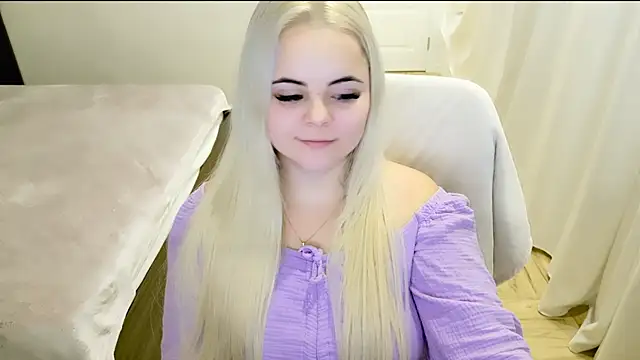 Snapshot of lovely-eyes chatting on February 23, 2025, 3:45 am lovely-eyes online show from February 23, 2025, 3:45 am