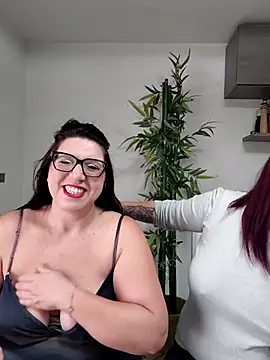 carolyne2023 online show from December 4, 2025, 8:45 am