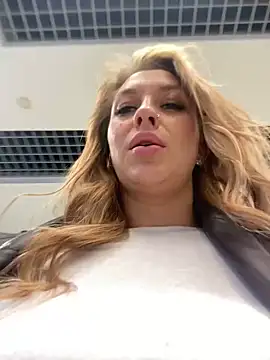 Snapshot of Sweet___Emily chatting on January 10, 2025, 2:02 pm Sweet Emily online show from January 10, 2025, 2:02 pm