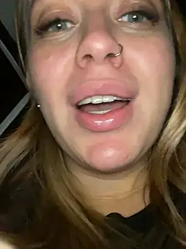 Snapshot of Sweet___Emily chatting on January 18, 2025, 8:19 pm Sweet Emily online show from January 18, 2025, 8:19 pm