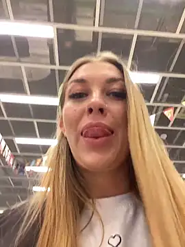 Snapshot of Sweet___Emily chatting on November 21, 2025, 12:37 pm Sweet Emily online show from November 21, 2025, 12:37 pm