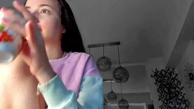 IreneVON online show from February 11, 2025, 5:26 am