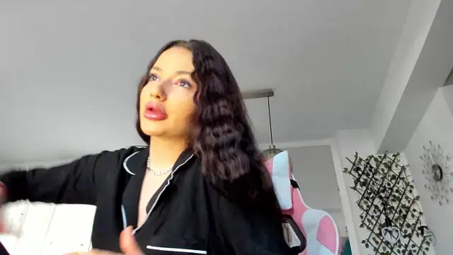 IreneVON online show from March 19, 2025, 5:30 am