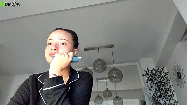 Snapshot of IreneVON chatting on May 13, 2026, 4:10 am IreneVON online show from May 13, 2026, 4:10 am