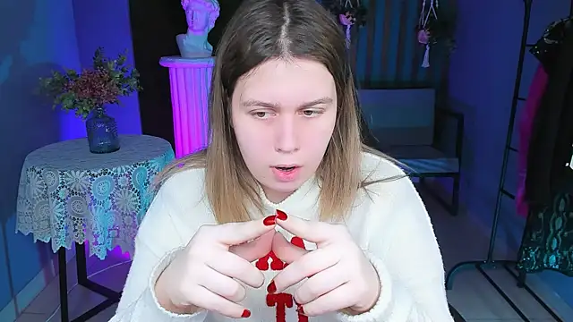 FioraMarmoris online show from February 8, 2025, 8:31 am