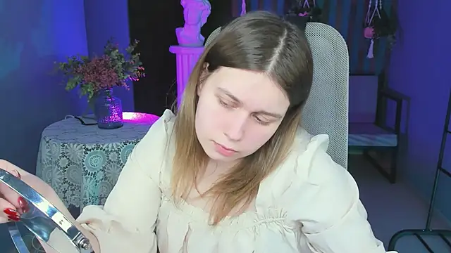 FioraMarmoris online show from February 11, 2025, 1:09 pm