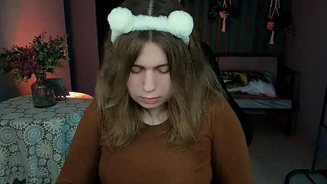 FioraMarmoris online show from February 13, 2025, 4:07 pm