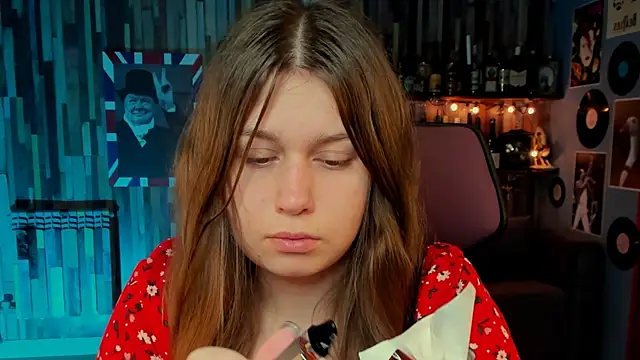 FioraMarmoris online show from September 14, 2025, 6:01 am