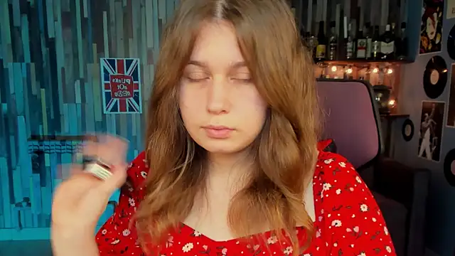 FioraMarmoris online show from October 17, 2025, 12:30 pm