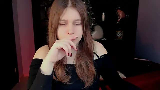 FioraMarmoris online show from February 18, 2026, 5:25 am