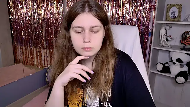 FioraMarmoris online show from July 26, 2026, 6:54 am