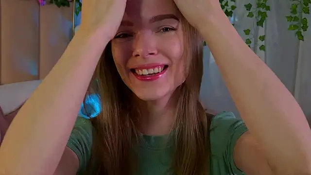 Snapshot of Eva_Natsumi chatting on December 7, 2024, 5:15 am Eva Natsumi online show from December 7, 2024, 5:15 am