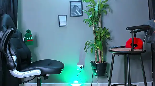 Damian 022 online show from December 6, 2024, 3:44 pm