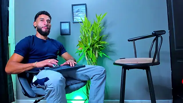 Damian 022 online show from October 7, 2025, 1:36 am