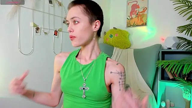 PamelaYong online show from February 1, 2025, 1:41 pm